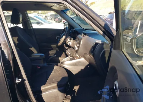 2014 Kia Soul z USA, uszkodzony, nr VIN KNDJN2A25E7050053